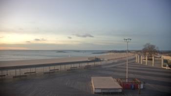 Weather camera view of Ocean Beach Park.