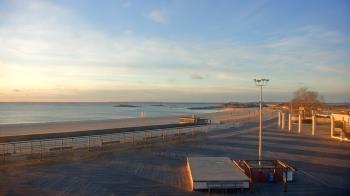 Weather camera view of Ocean Beach Park.