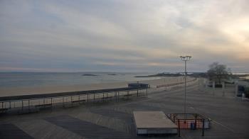 Weather camera view of Ocean Beach Park.