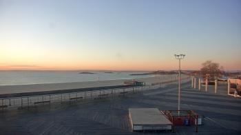 Weather camera view of Ocean Beach Park.