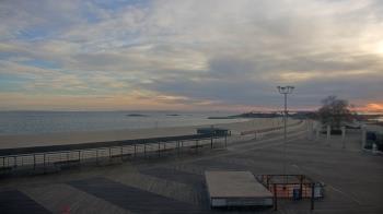 Weather camera view of Ocean Beach Park.