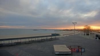 Weather camera view of Ocean Beach Park.