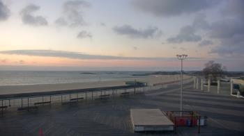 Weather camera view of Ocean Beach Park.