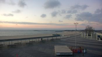 Weather camera view of Ocean Beach Park.