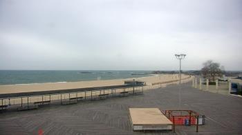 Weather camera view of Ocean Beach Park.