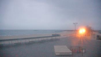 Weather camera view of Ocean Beach Park.