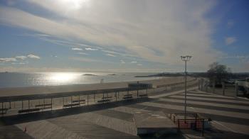 Weather camera view of Ocean Beach Park.