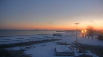 Weather camera view of Ocean Beach Park.