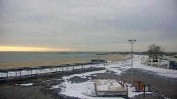 Weather camera view of Ocean Beach Park.