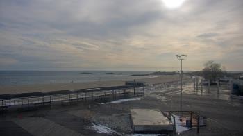 Weather camera view of Ocean Beach Park.