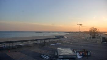Weather camera view of Ocean Beach Park.