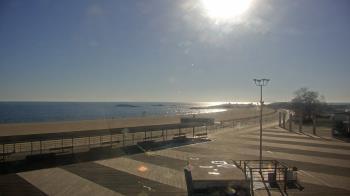 Weather camera view of Ocean Beach Park.