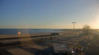 Weather camera view of Ocean Beach Park.