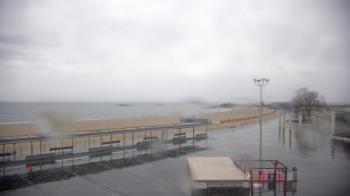 Weather camera view of Ocean Beach Park.
