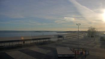 Weather camera view of Ocean Beach Park.