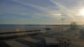 Weather camera view of Ocean Beach Park.