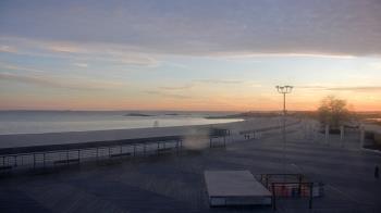 Weather camera view of Ocean Beach Park.