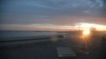 Weather camera view of Ocean Beach Park.