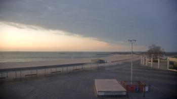 Weather camera view of Ocean Beach Park.