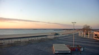 Weather camera view of Ocean Beach Park.