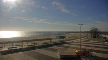 Weather camera view of Ocean Beach Park.