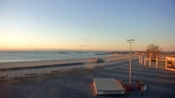 Weather camera view of Ocean Beach Park.