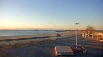 Weather camera view of Ocean Beach Park.