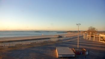 Weather camera view of Ocean Beach Park.