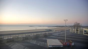 Weather camera view of Ocean Beach Park.