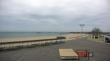 Weather camera view of Ocean Beach Park.