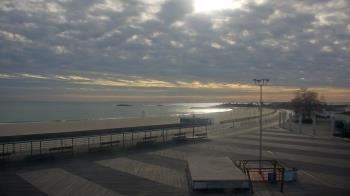 Weather camera view of Ocean Beach Park.