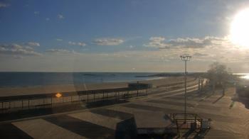 Weather camera view of Ocean Beach Park.