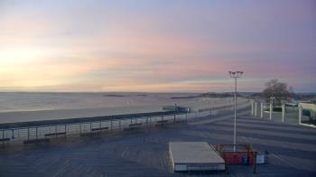 Weather camera view of Ocean Beach Park.