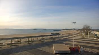 Weather camera view of Ocean Beach Park.