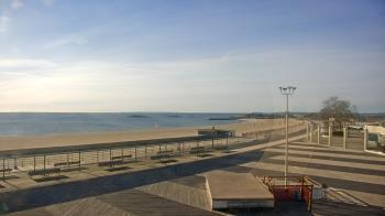 Weather camera view of Ocean Beach Park.