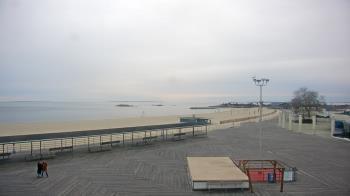 Weather camera view of Ocean Beach Park.