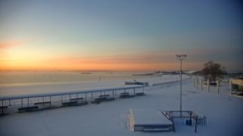 Weather camera view of Ocean Beach Park.