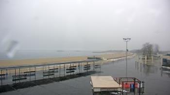 Weather camera view of Ocean Beach Park.