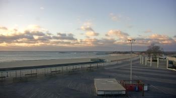 Weather camera view of Ocean Beach Park.