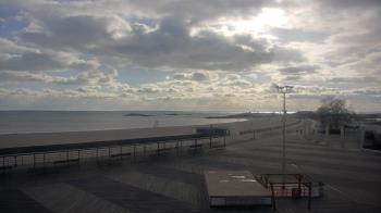 Weather camera view of Ocean Beach Park.