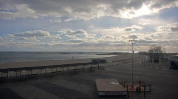 Weather camera view of Ocean Beach Park.