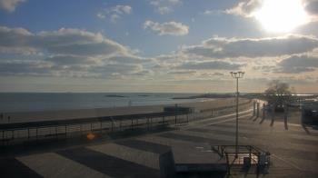 Weather camera view of Ocean Beach Park.