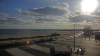Weather camera view of Ocean Beach Park.