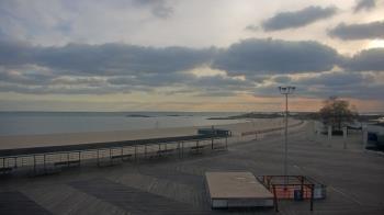 Weather camera view of Ocean Beach Park.