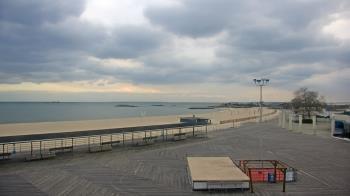 Weather camera view of Ocean Beach Park.