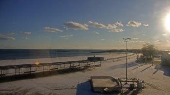 Weather camera view of Ocean Beach Park.