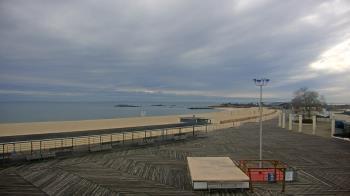 Weather camera view of Ocean Beach Park.