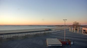 Weather camera view of Ocean Beach Park.