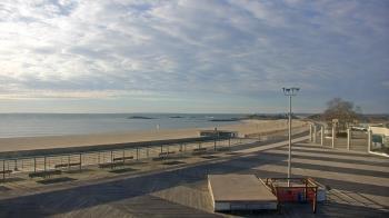 Weather camera view of Ocean Beach Park.
