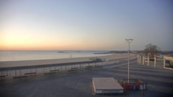 Weather camera view of Ocean Beach Park.